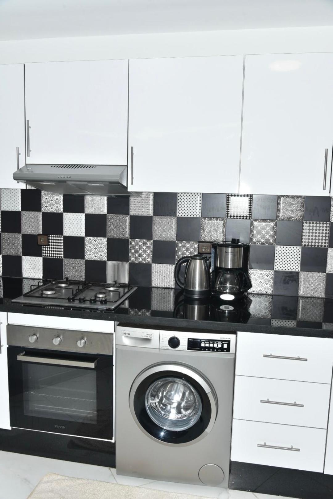 Bright 3-Br In Heart Of Kenitra-Perfect Summer Stay With Parking! Exterior photo